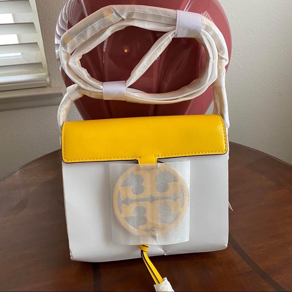 ⛔️SOLD⛔️Tory Burch Miller Canvas Crossbody - Picture 5 of 8